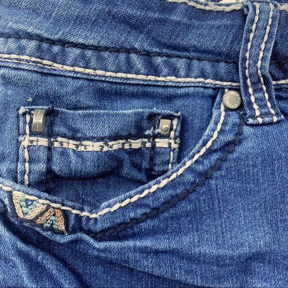 Distressed Denim Stretch Jean Shorts with Embroidered Pockets by Hydraulic - Picture 7 of 13